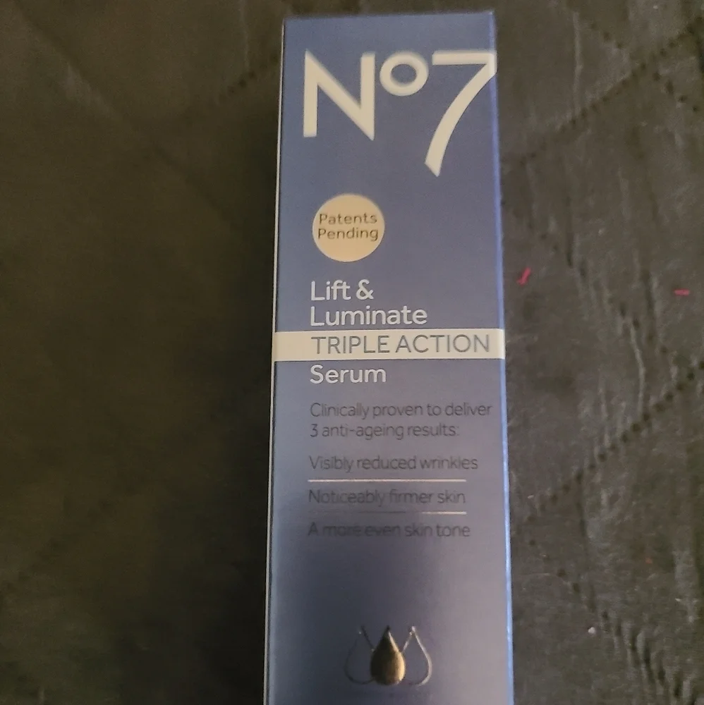 No7 lift luminate triple action serum 1 oz Hp🔥🔥🔥 - Picture 2 of 2